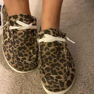 Leopard shoes